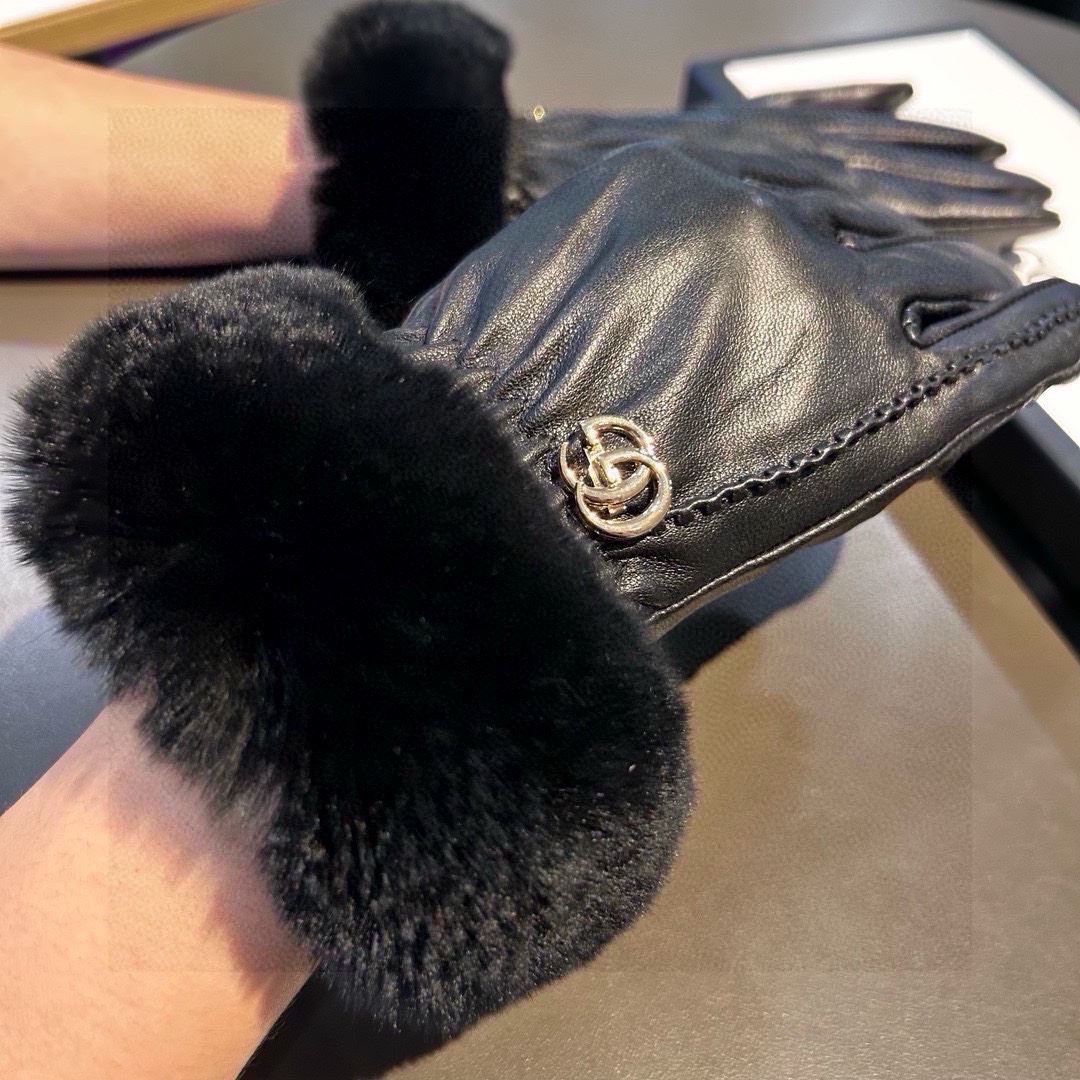 Gucci Gloves