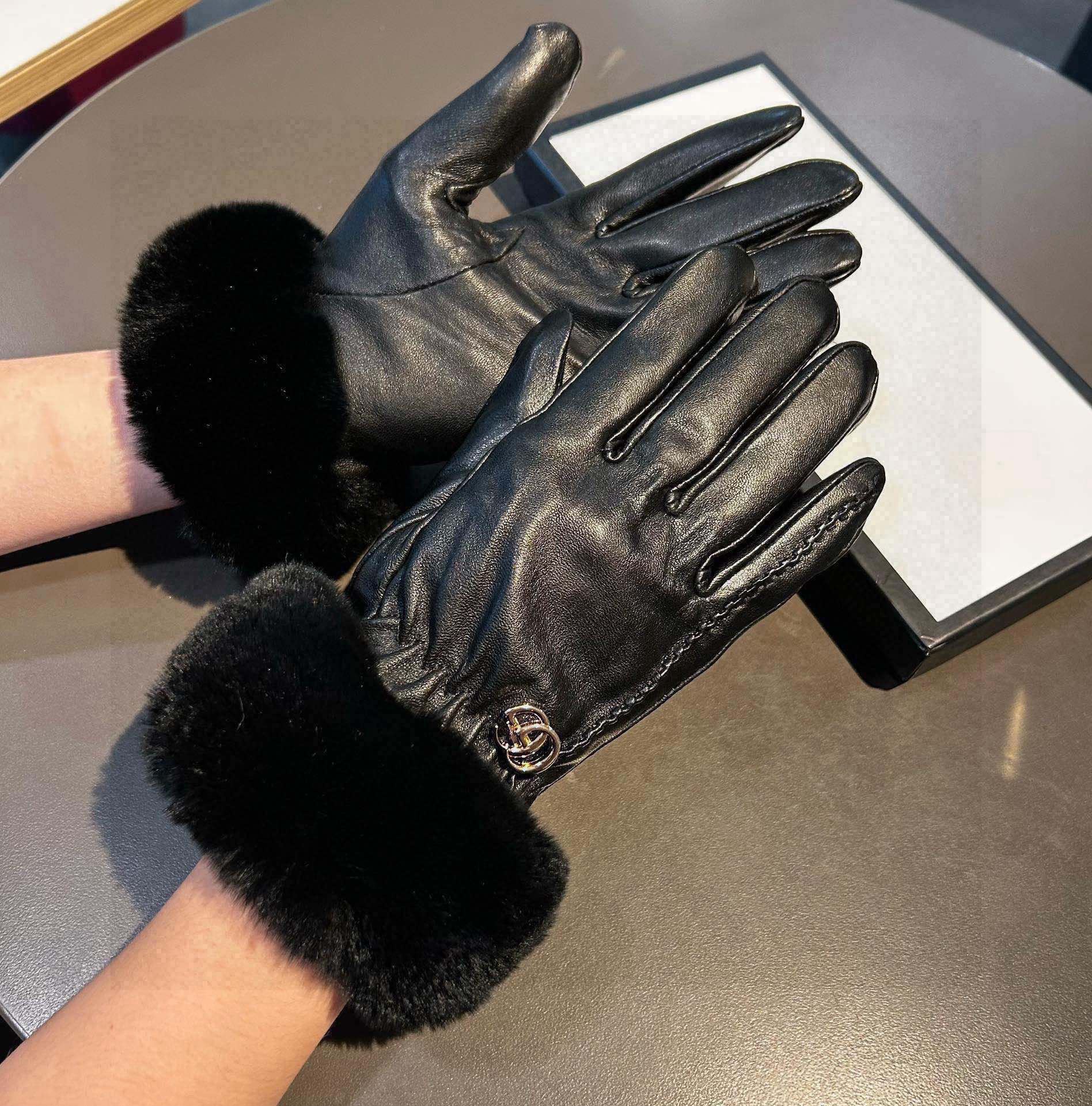 Gucci Gloves