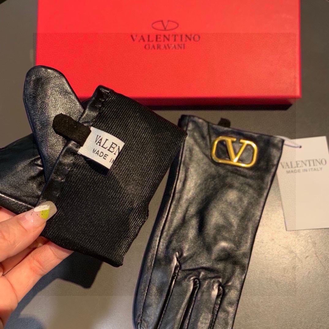 Valentino Gloves