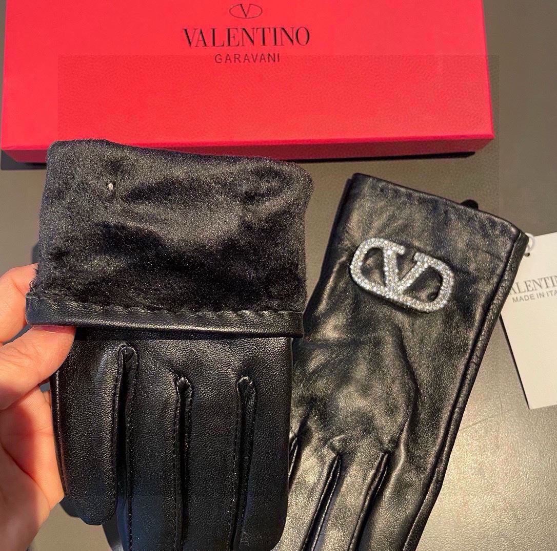 Valentino Gloves