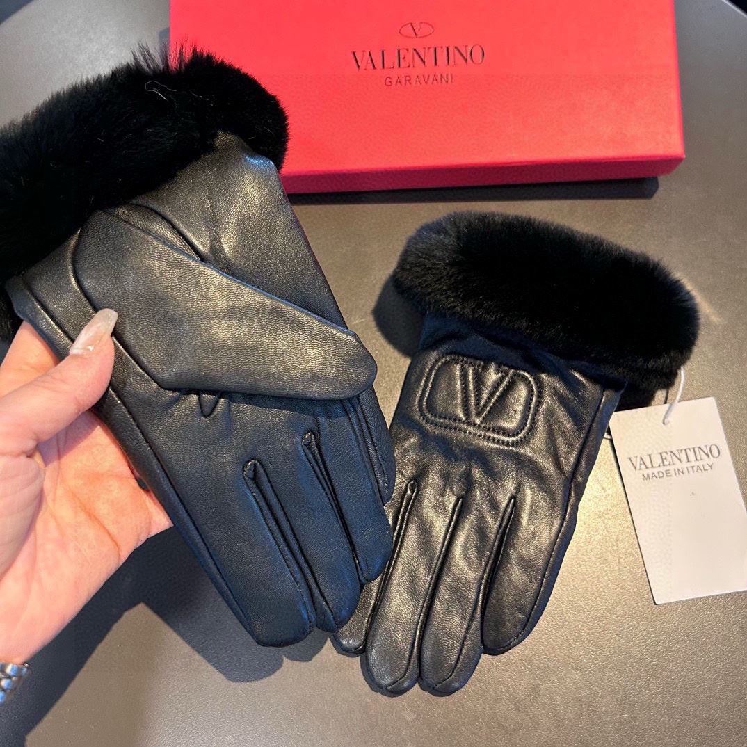 Valentino Gloves