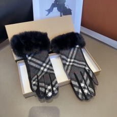 Burberry Gloves