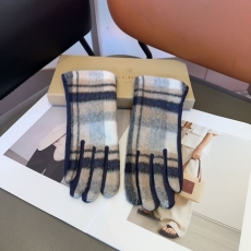 Burberry Gloves