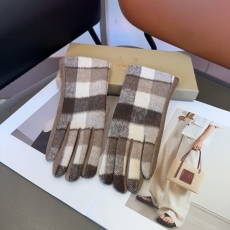 Burberry Gloves