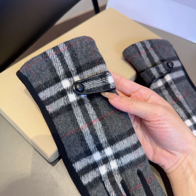 Burberry Gloves