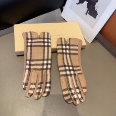 Burberry Gloves