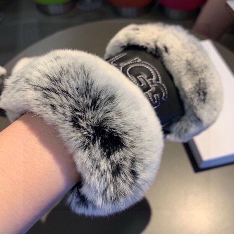 Gucci Gloves