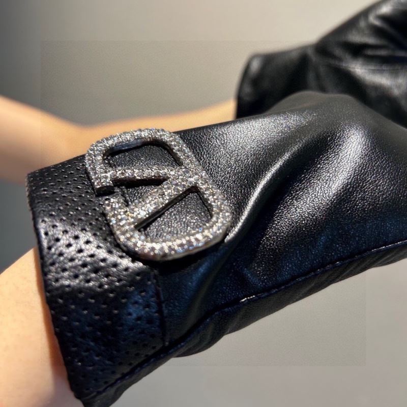 Valentino Gloves