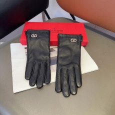 Valentino Gloves