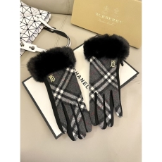 Burberry Gloves