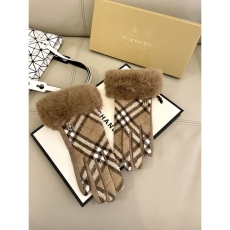 Burberry Gloves