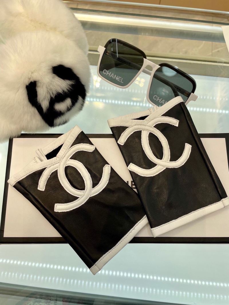 Chanel Gloves