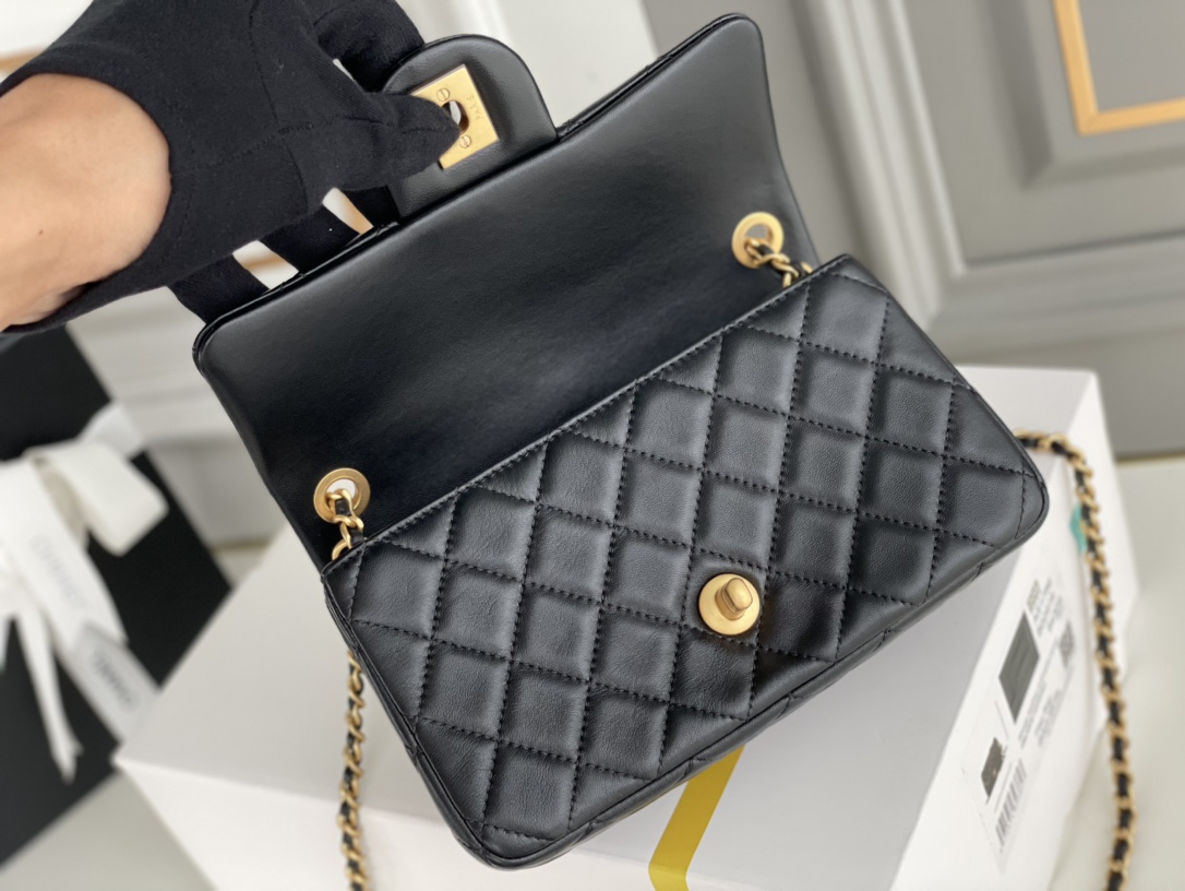 New Releases Chanel CF Series Bags Online